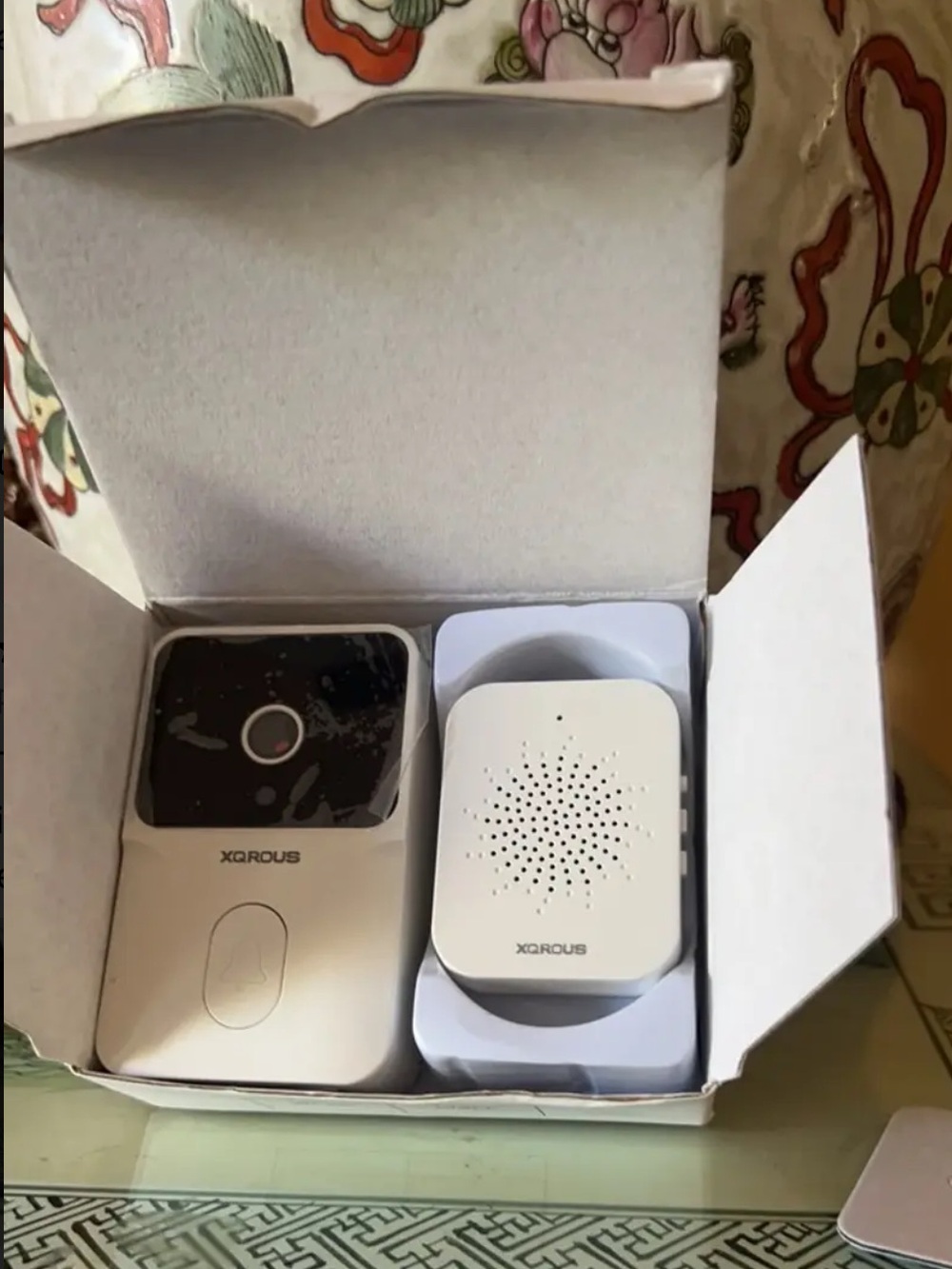White Wireless Doorbell Kit with Chime Speaker
